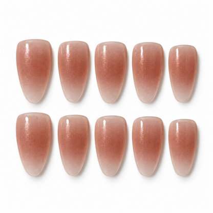 Aube Corail — faux ongles lenser sur fond blanc