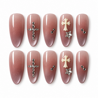 Étoile Sacrée — faux ongles lenser sur fond blanc