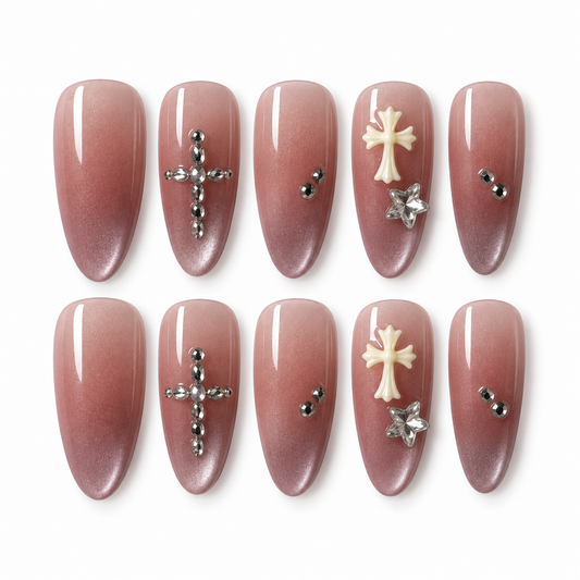 Étoile Sacrée — faux ongles lenser sur fond blanc