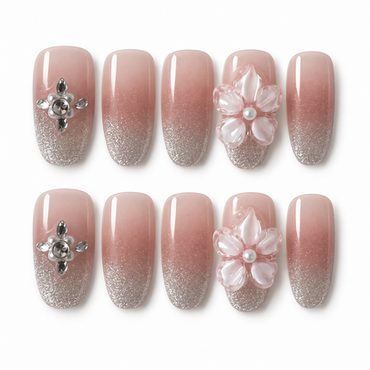 Fleur d’Argent — faux ongles lenser sur fond blanc