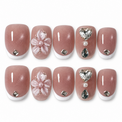 Fleur de Nacre — faux ongles lenser sur fond blanc