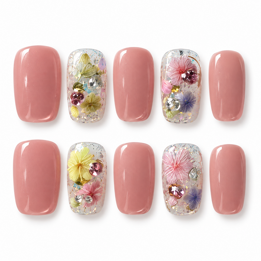 Herbier Rose — faux ongles lenser sur fond blanc