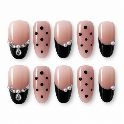 Minuit à Pois — faux ongles lenser sur fond blanc