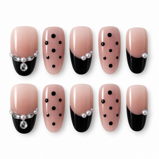 Minuit à Pois — faux ongles lenser sur fond blanc